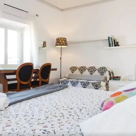Panoramic 4 Bedroom Flat Rome