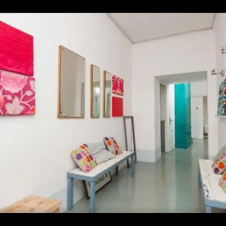 Panoramic 4 Bedroom Flat * 로마